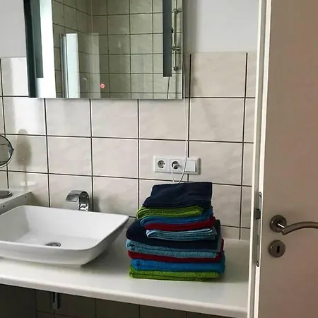 Appartm. Near Nuernberg - 6 Guests- Car Possible 公寓