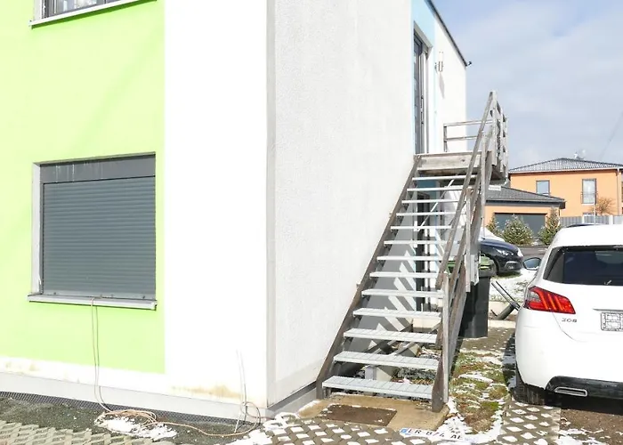 Appartm. Near Nuernberg - 6 Guests- Car Possible شقة
